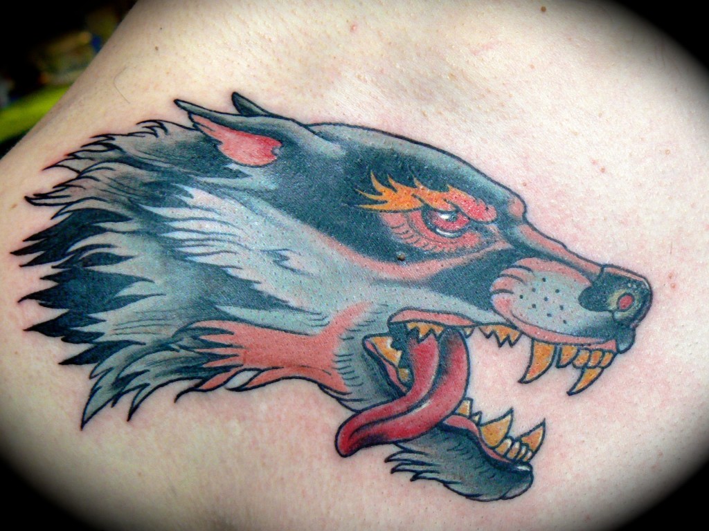 #Ziguritattoo#berlintattoo#tattoo berlin schöneberg#wolf tattoo#